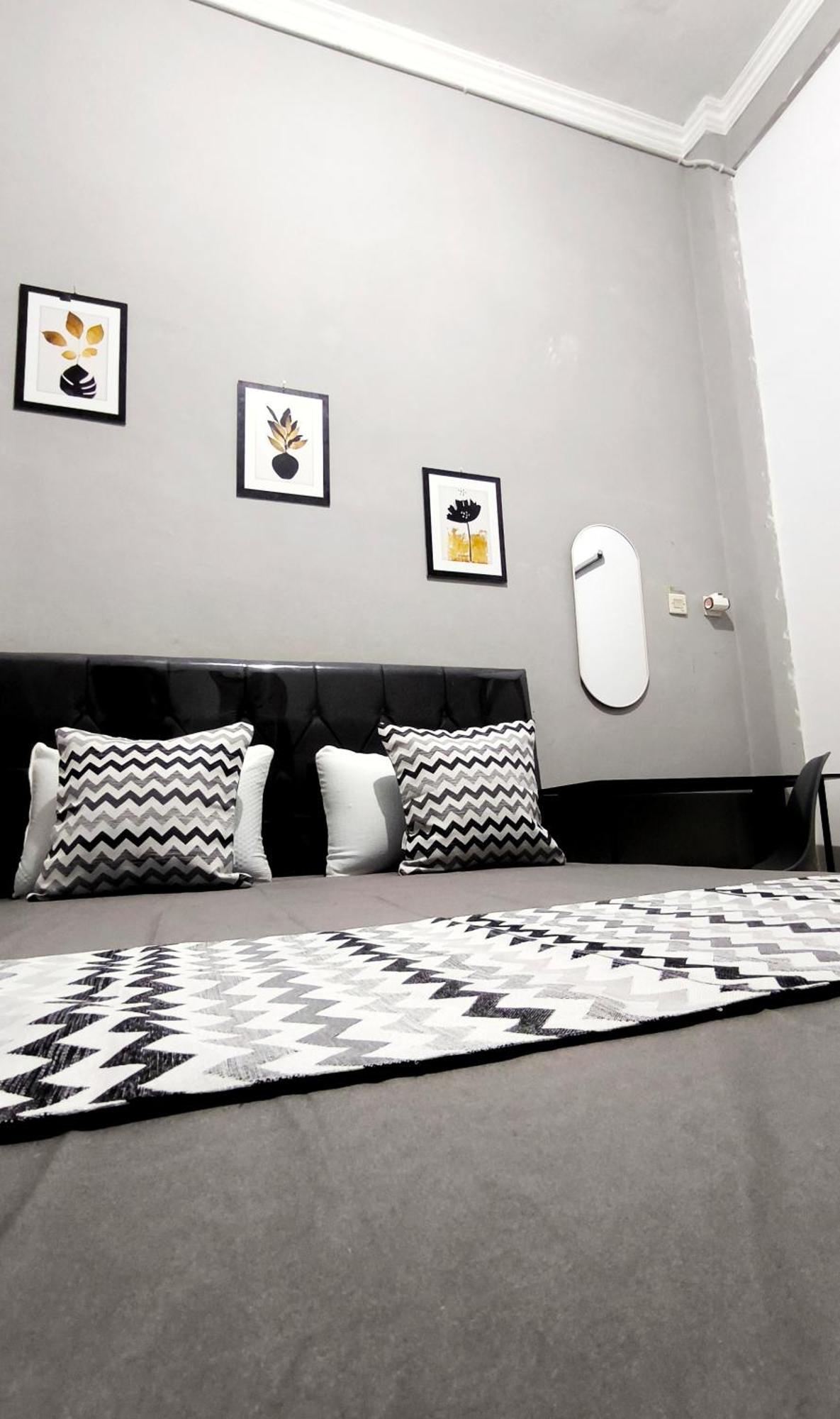 Jogja Day Inn Yogyakarta Ngoại thất bức ảnh