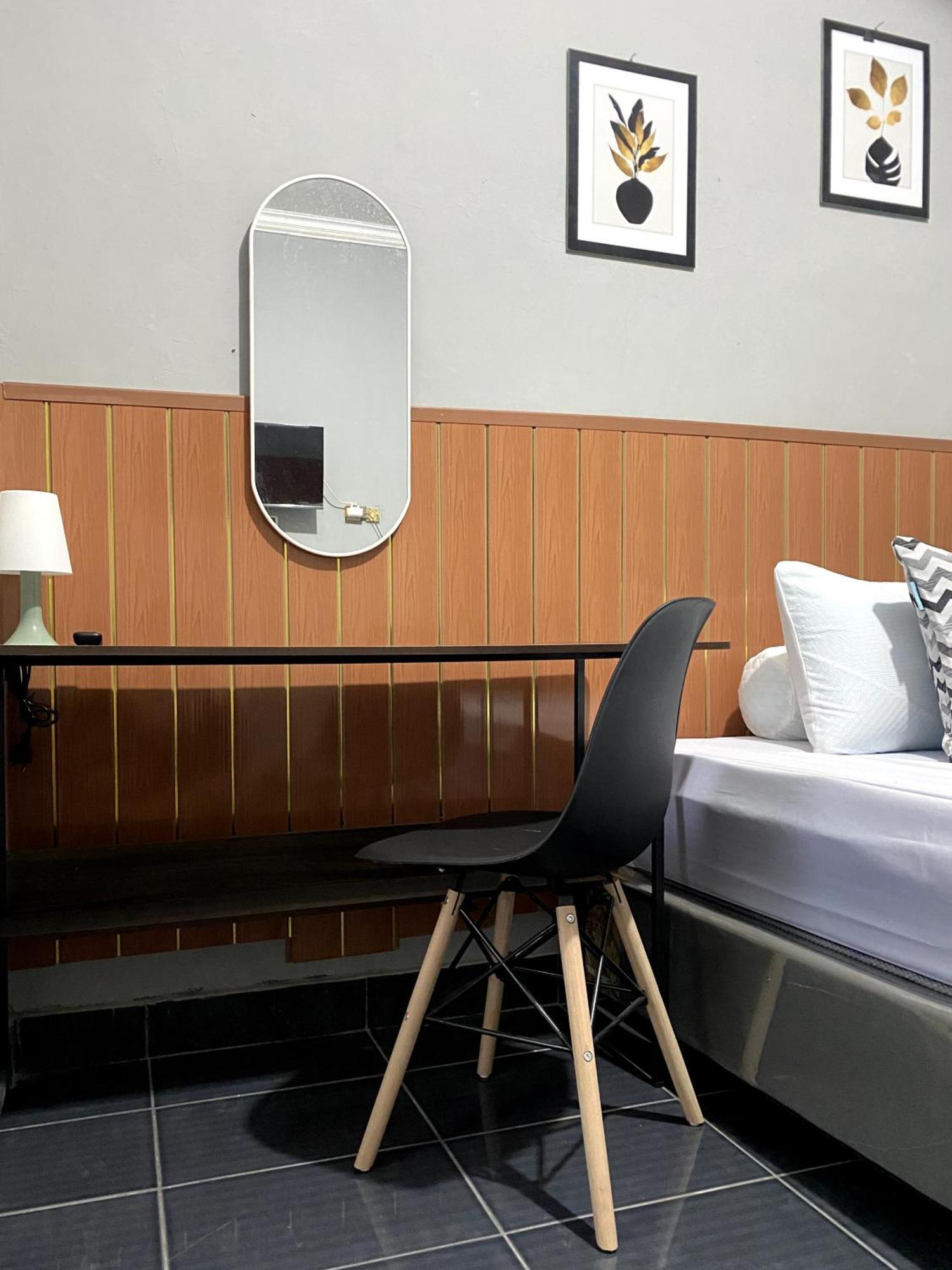 Jogja Day Inn Yogyakarta Ngoại thất bức ảnh