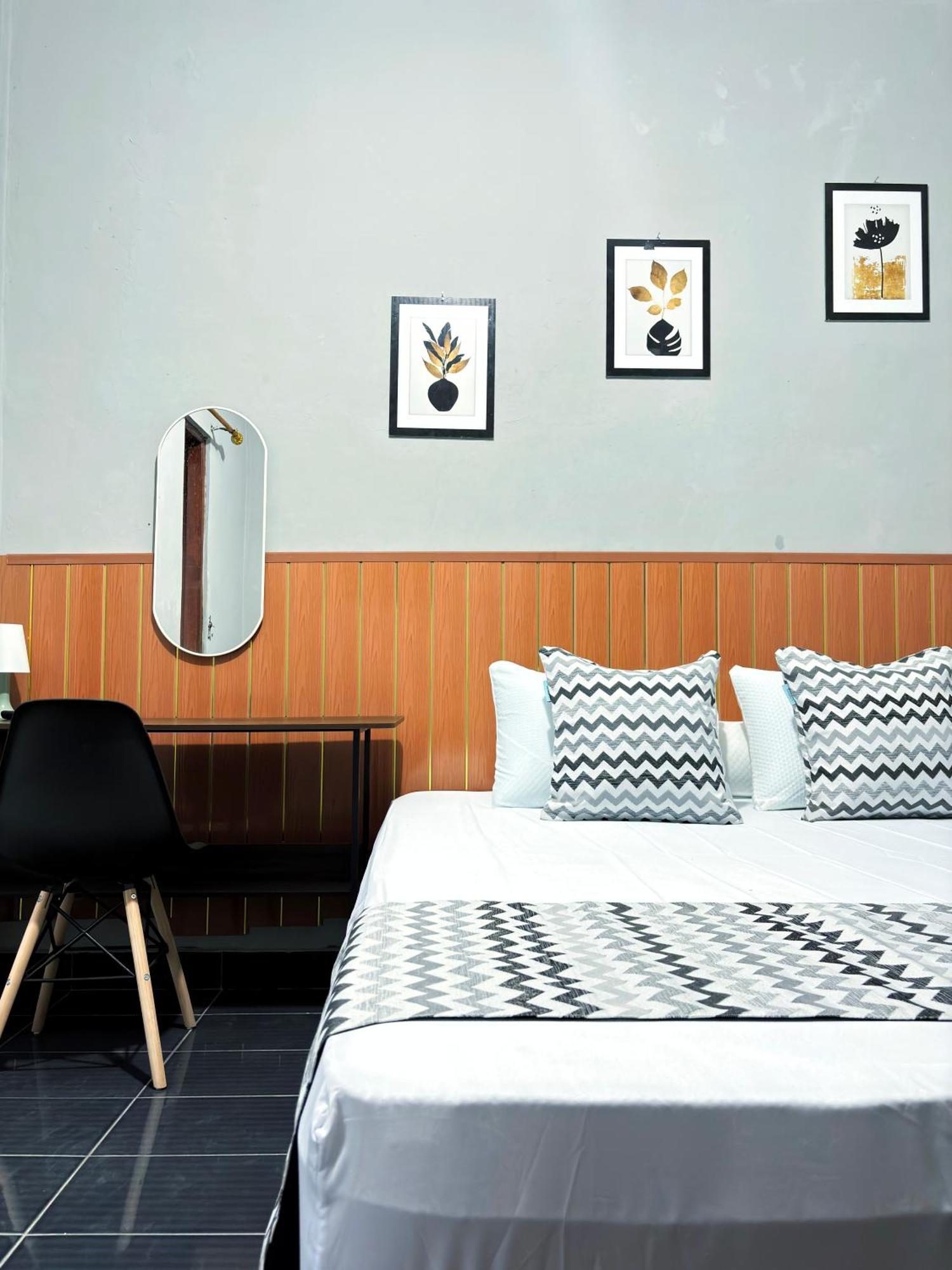 Jogja Day Inn Yogyakarta Ngoại thất bức ảnh