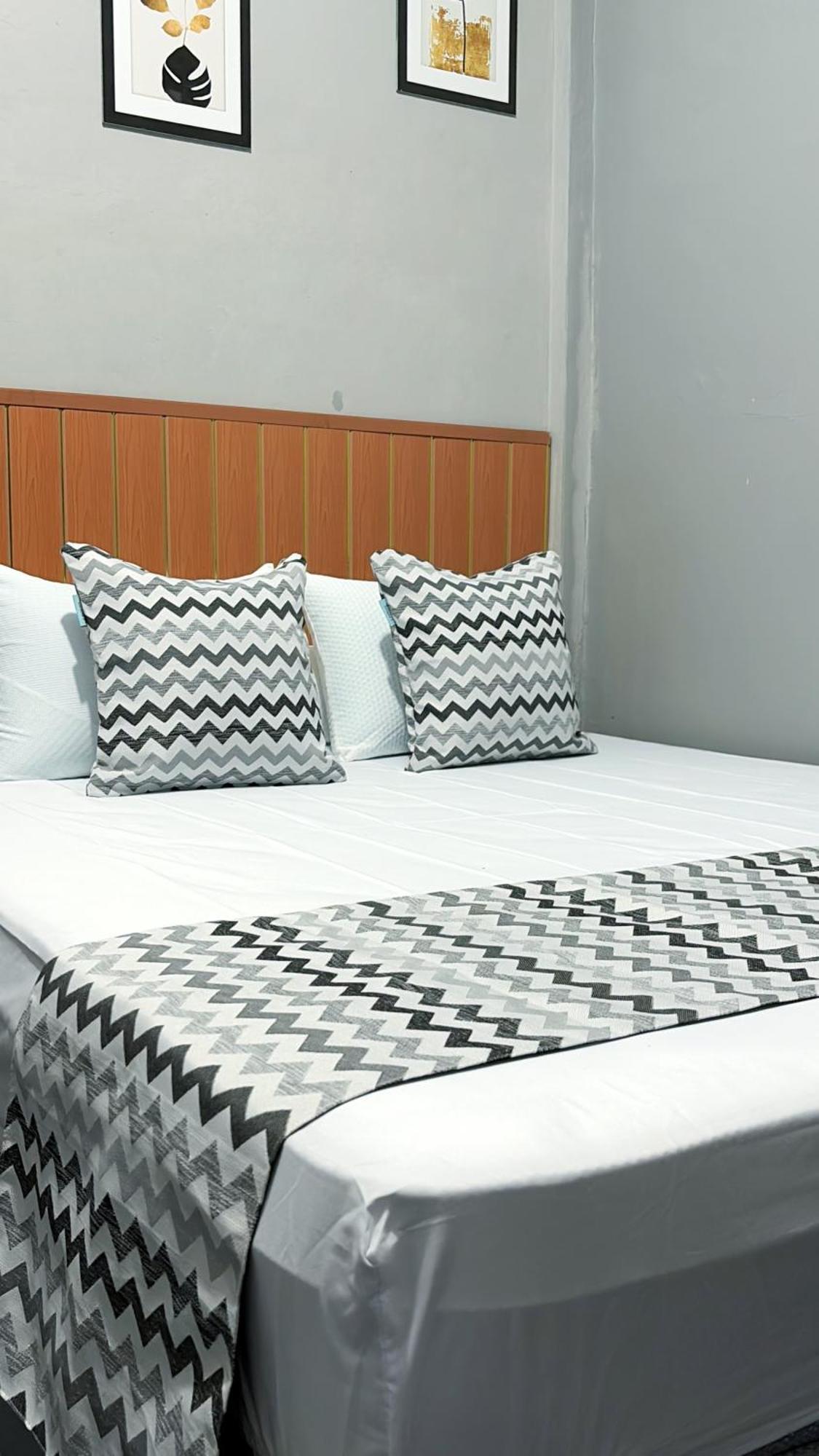 Jogja Day Inn Yogyakarta Ngoại thất bức ảnh