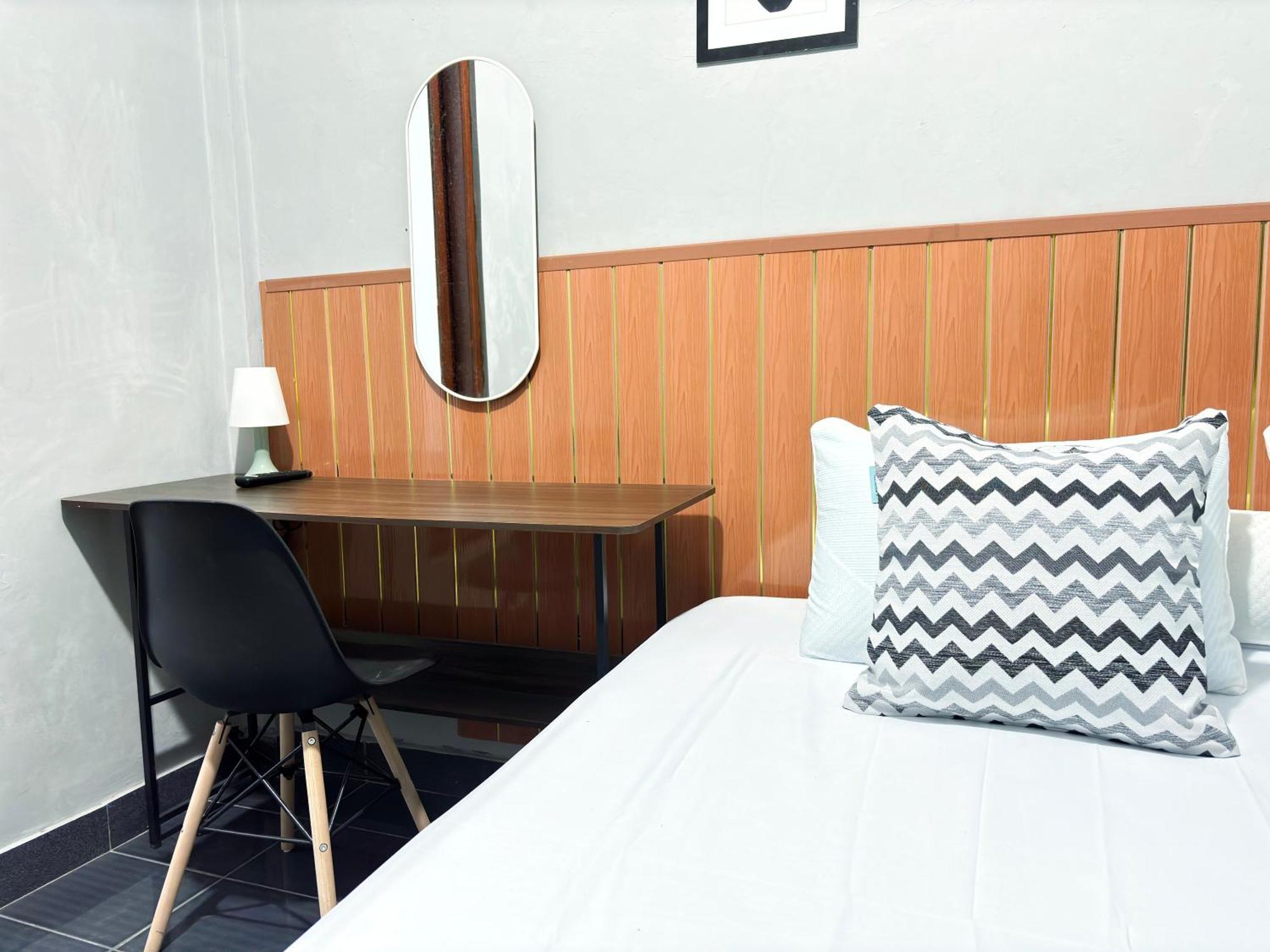 Jogja Day Inn Yogyakarta Ngoại thất bức ảnh