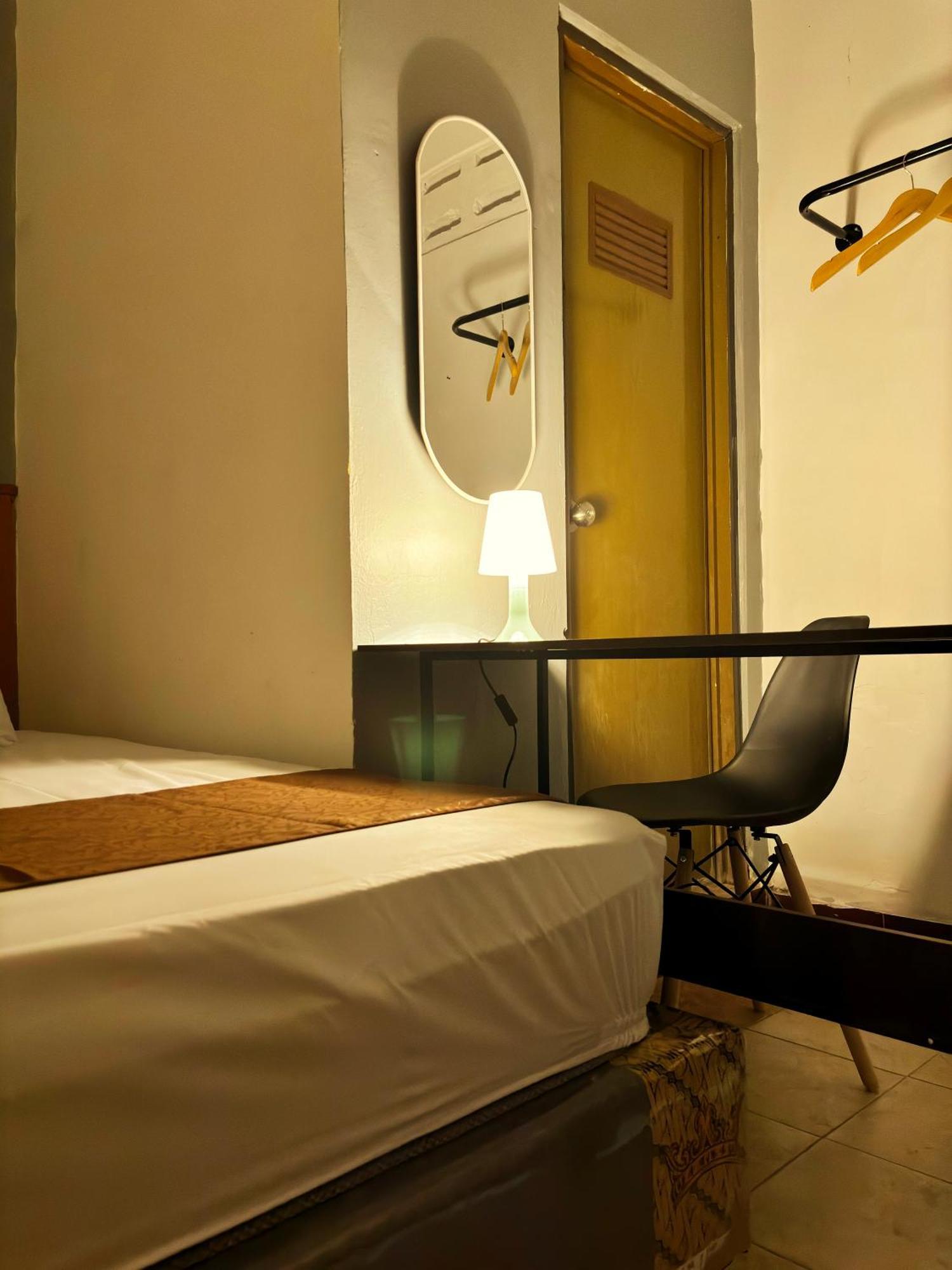 Jogja Day Inn Yogyakarta Ngoại thất bức ảnh