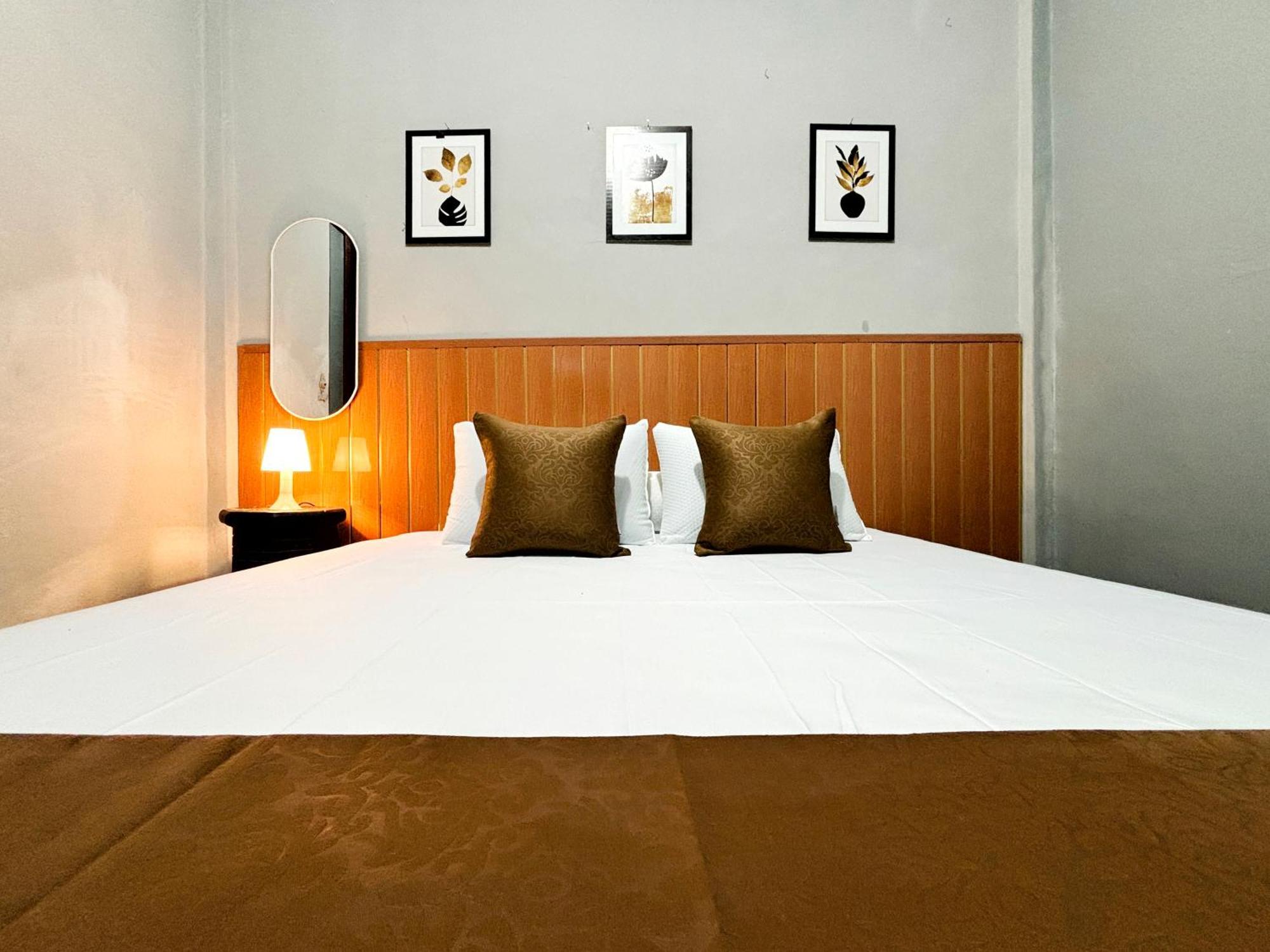 Jogja Day Inn Yogyakarta Ngoại thất bức ảnh