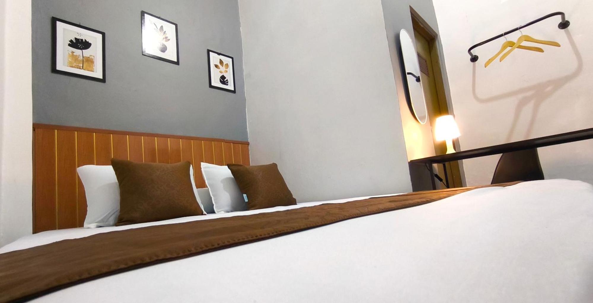 Jogja Day Inn Yogyakarta Ngoại thất bức ảnh