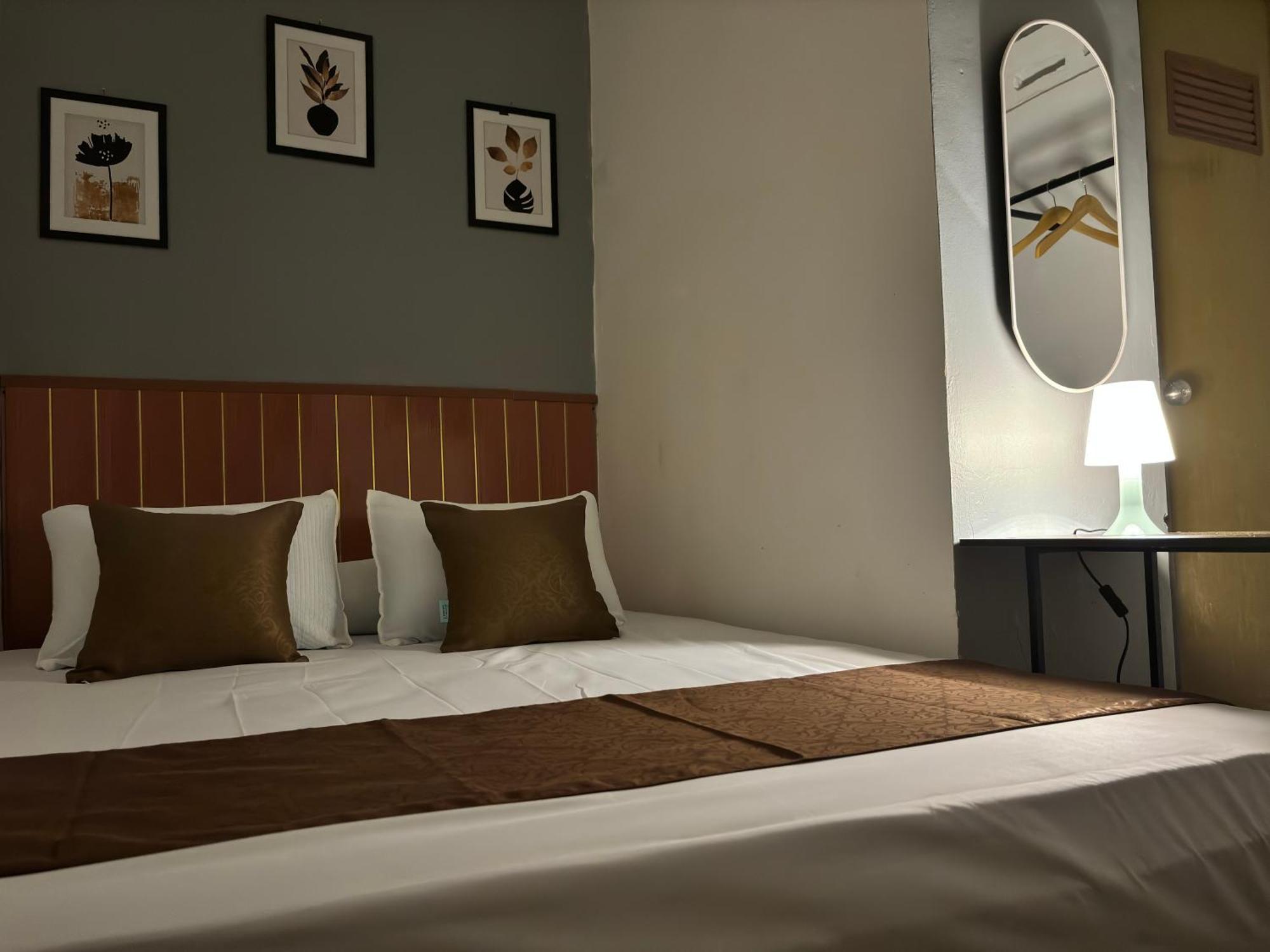 Jogja Day Inn Yogyakarta Ngoại thất bức ảnh
