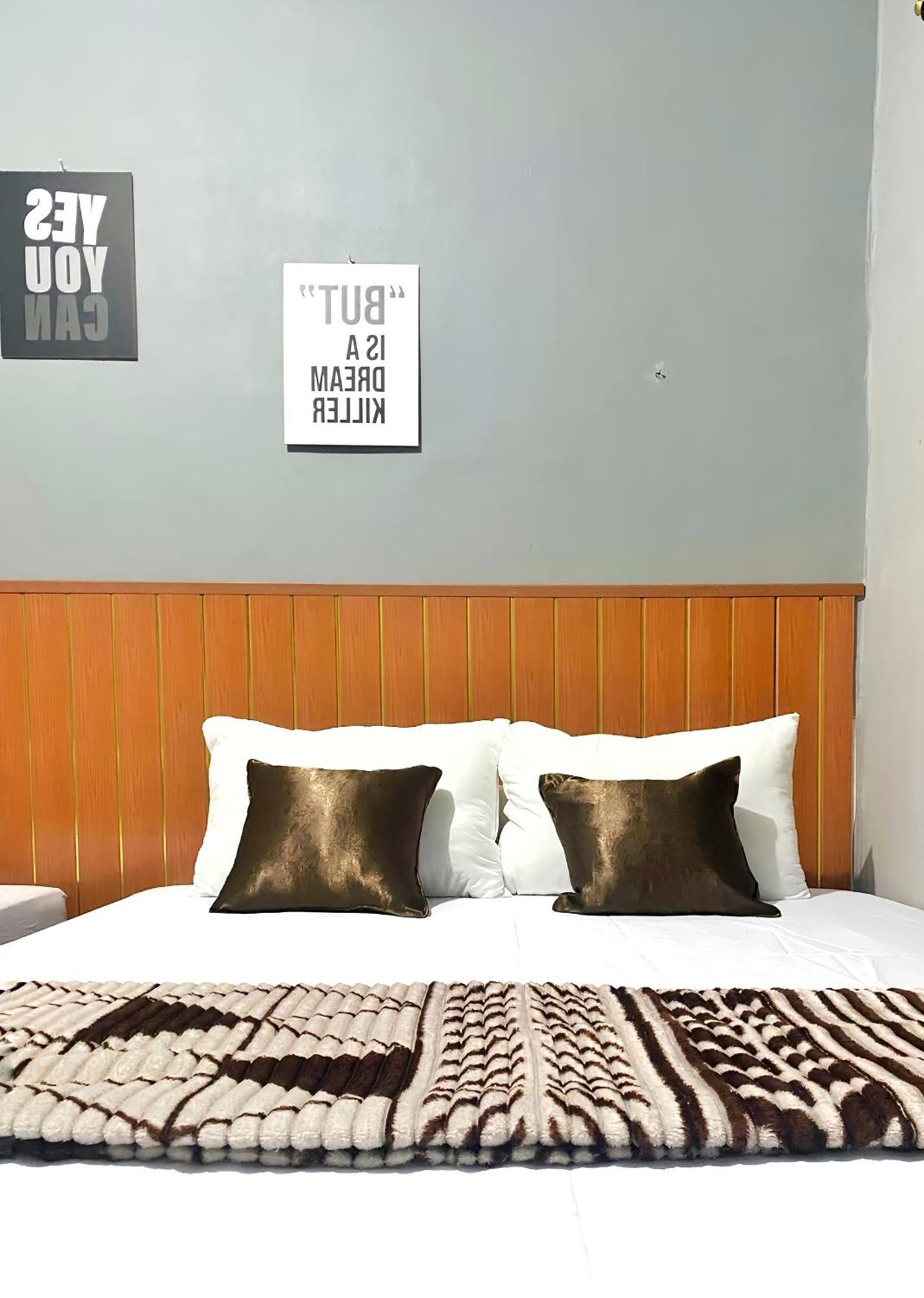 Jogja Day Inn Yogyakarta Ngoại thất bức ảnh