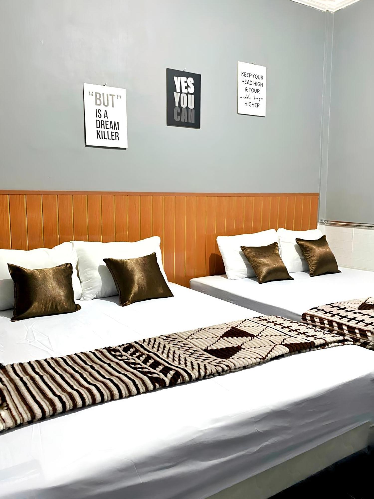 Jogja Day Inn Yogyakarta Ngoại thất bức ảnh