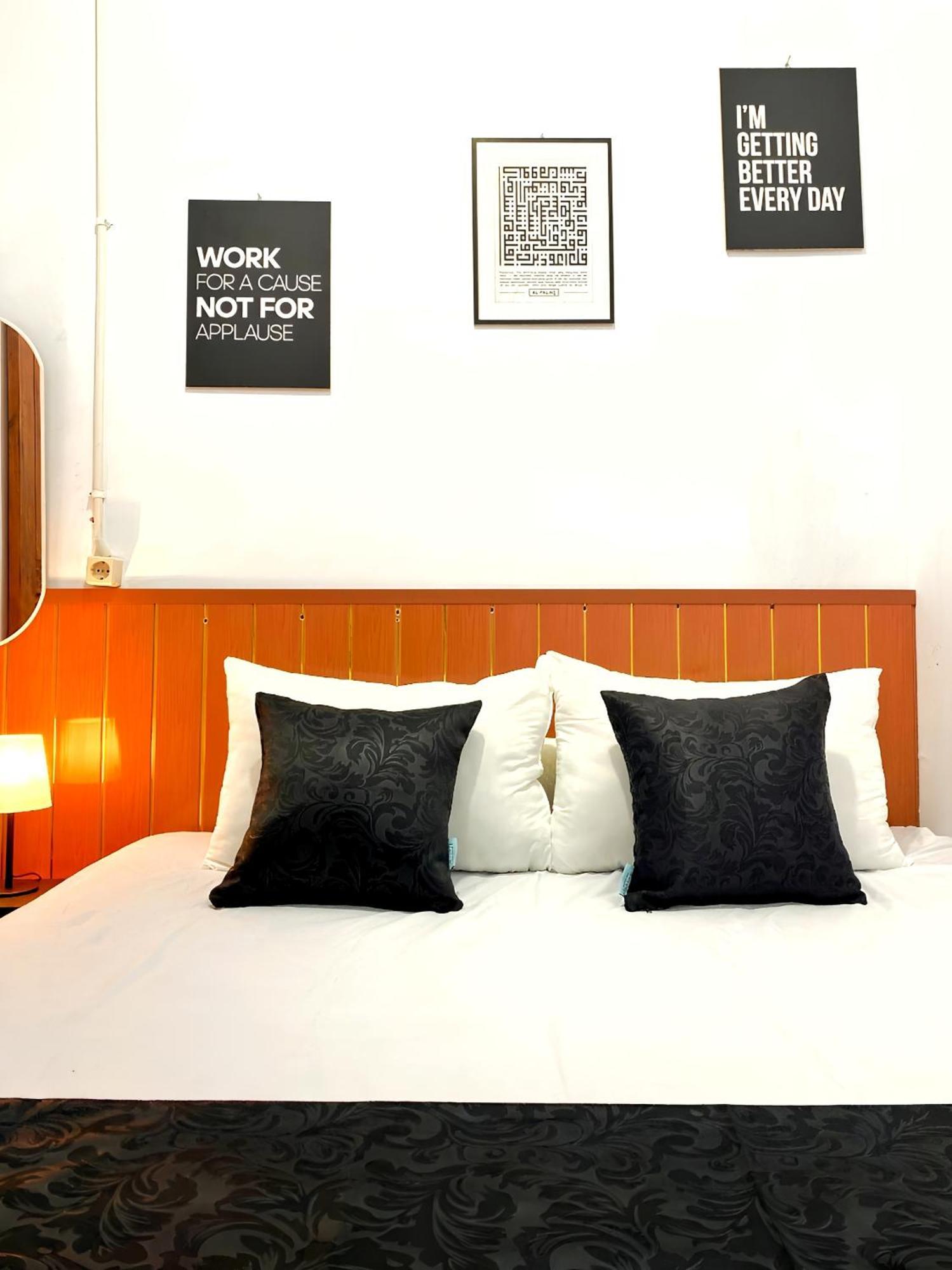Jogja Day Inn Yogyakarta Ngoại thất bức ảnh