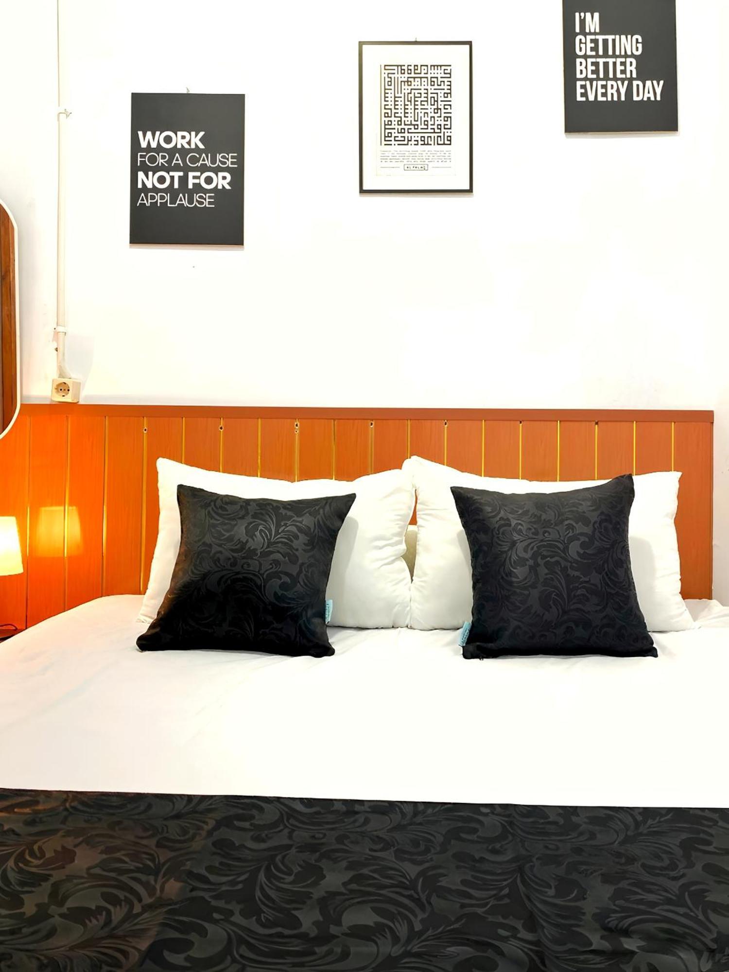Jogja Day Inn Yogyakarta Ngoại thất bức ảnh