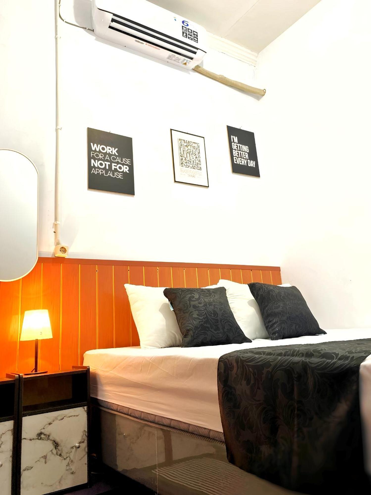 Jogja Day Inn Yogyakarta Ngoại thất bức ảnh