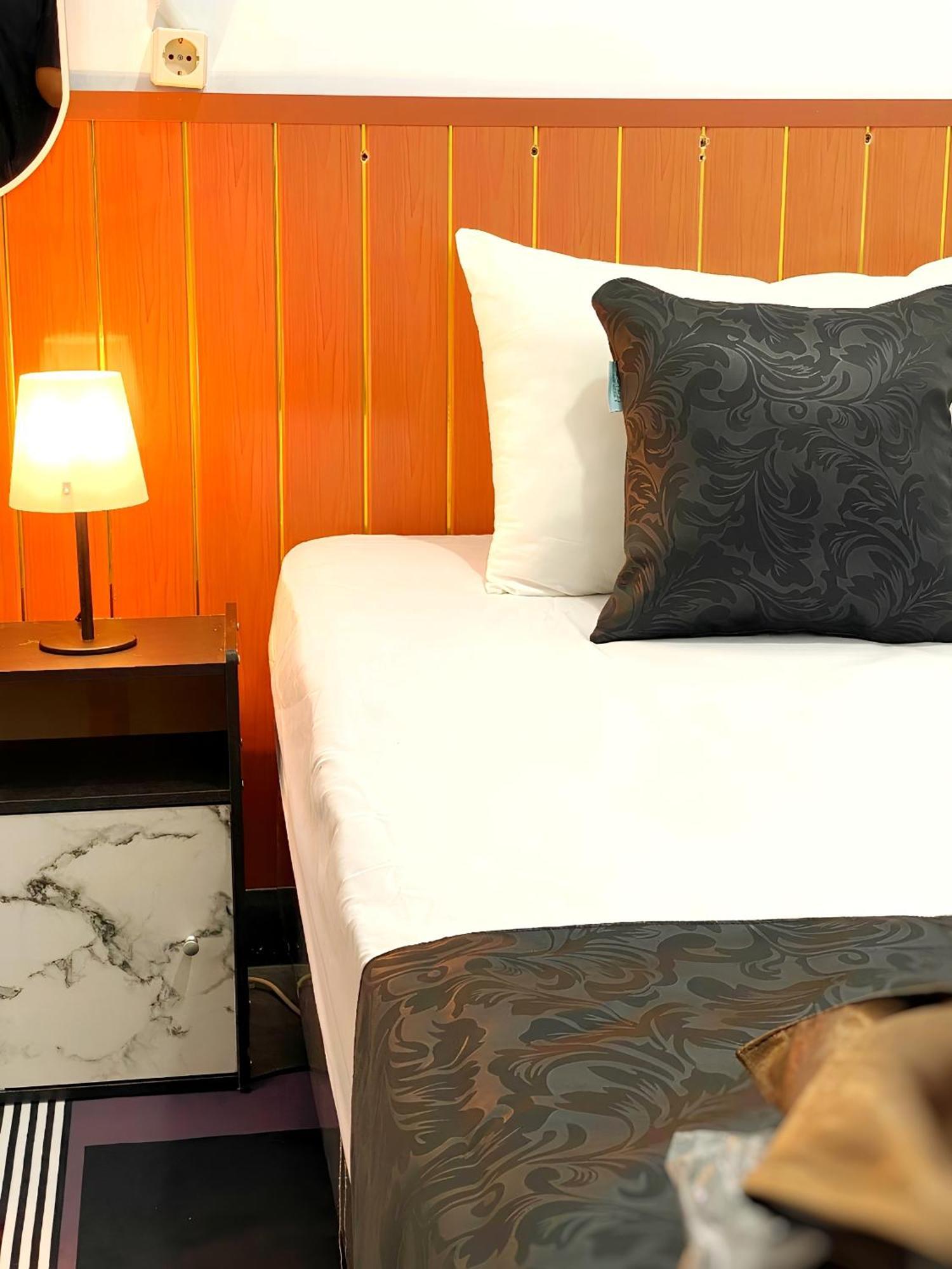 Jogja Day Inn Yogyakarta Ngoại thất bức ảnh